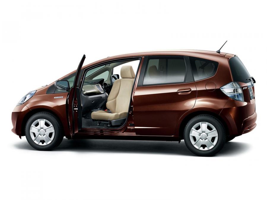  Honda Fit Hybrid 2012 года  (фото 2 из 5)
